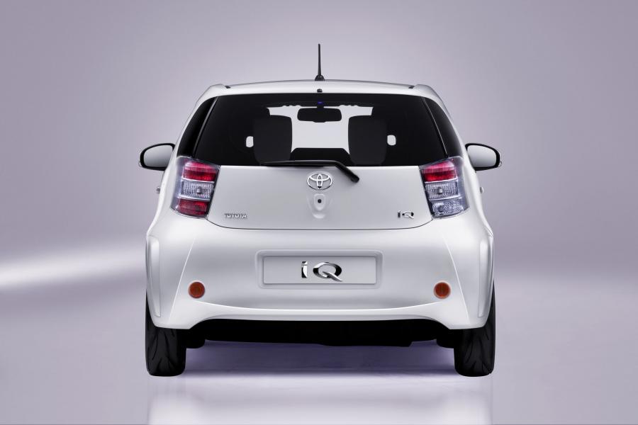  Toyota iQ 2008 года  (фото 28 из 225)